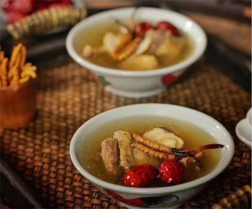 哪三類人不能吃冬蟲夏草？什么原因？