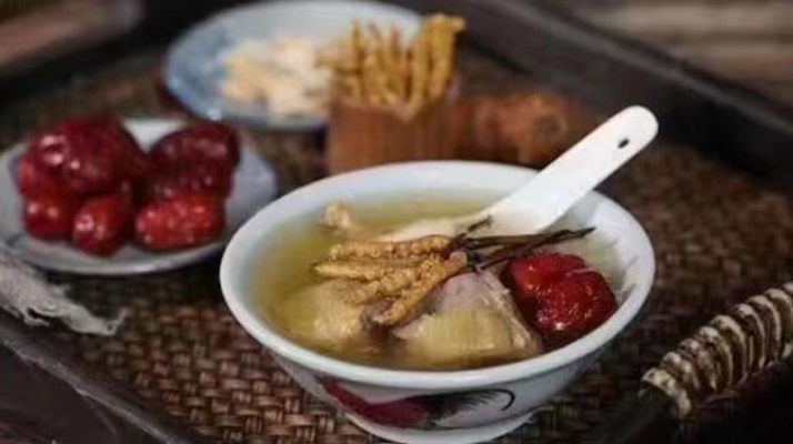 冬蟲夏草燉鮮筍:鮮香滋補的養生佳肴